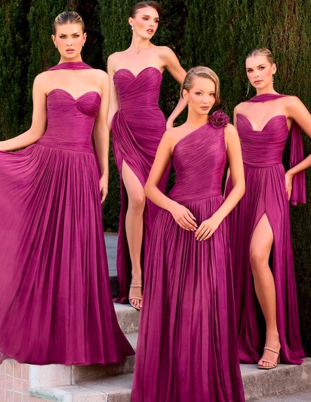 Robe longue sans bretelles avec décolleté en cœur et jupe fluide