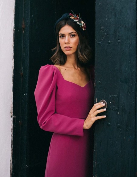 Bandeau bleu marine avec ornement floral sur le côté