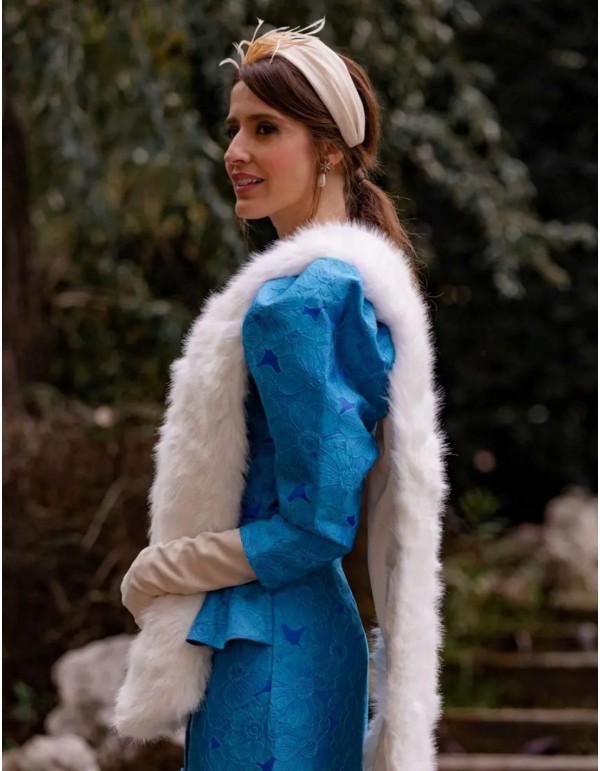 Raw sinamay silk guest headband with feathers 2