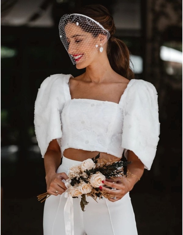 Diadema fina para invitada con velo ligero