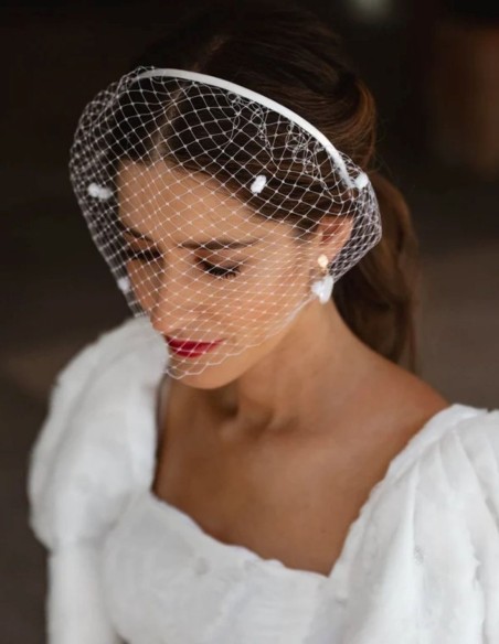 Bandeau fin pour invités avec voile léger