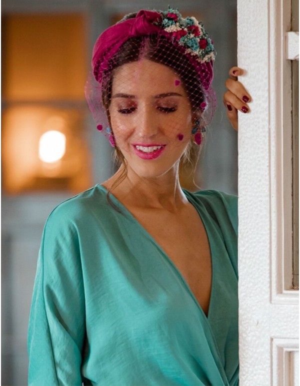 Silk sinamay guest headband with knot and preserved flowers 2