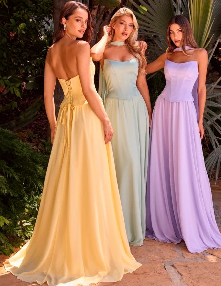 Longue robe d'invité en mousseline de soie avec corsage et châle assorti