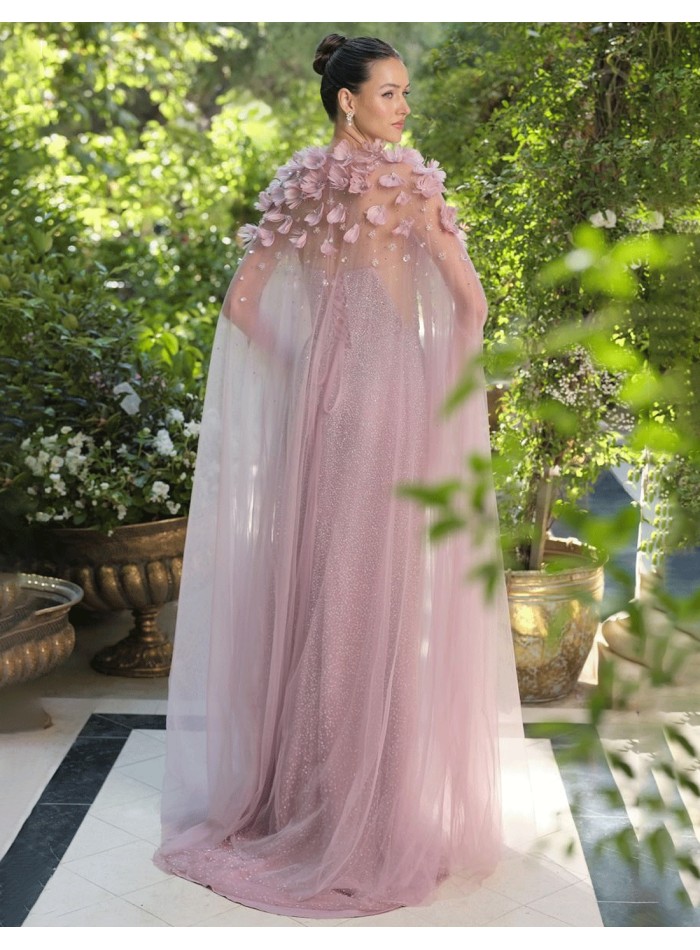 Cape d'invité haute couture avec tulle et...