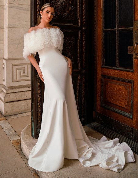 Wedding dress with pleated tulle cascade