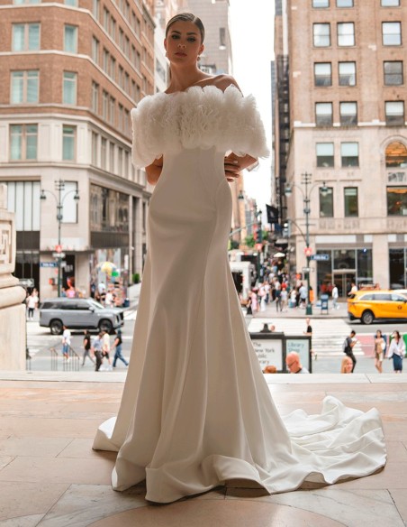 Wedding dress with pleated tulle cascade