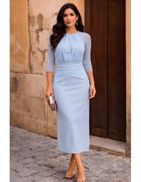 Robe midi bleu pastel avec manches transparentes et encolure carrée