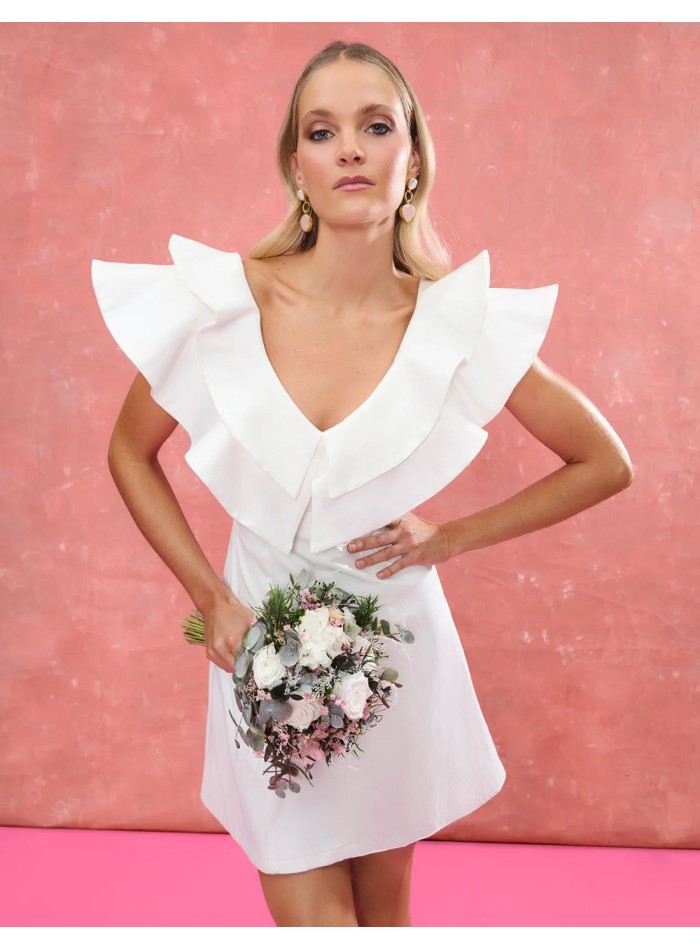Robe de mariée courte avec encolure à volants...