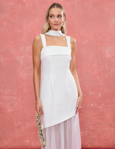 Wedding dress with square neckline and asymmetrical chiffon skirt