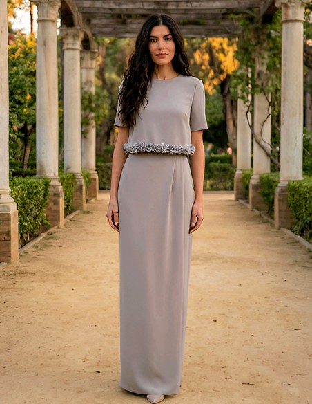 Vestido de fiesta de tirante ancho con sobrecamisa