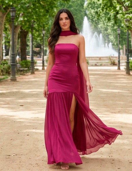 Longue robe de soirée à bretelles couleur cerise avec jupe en mousseline de soie