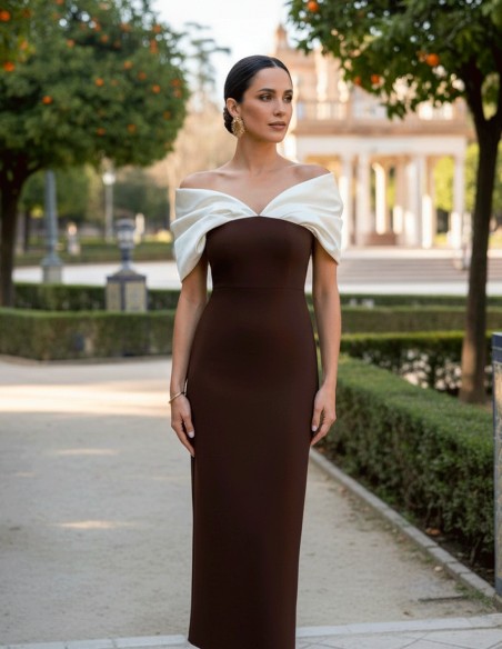 Robe midi bicolore beige et marron avec encolure Bardot drapée