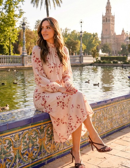 Guest ensemble white background with maroon flowers and glitter fabric