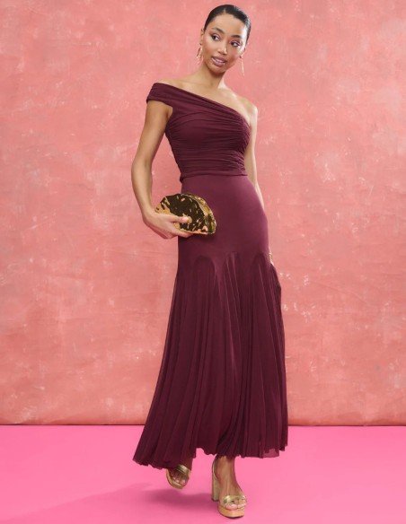 Falda midi color berenjena con corte godets