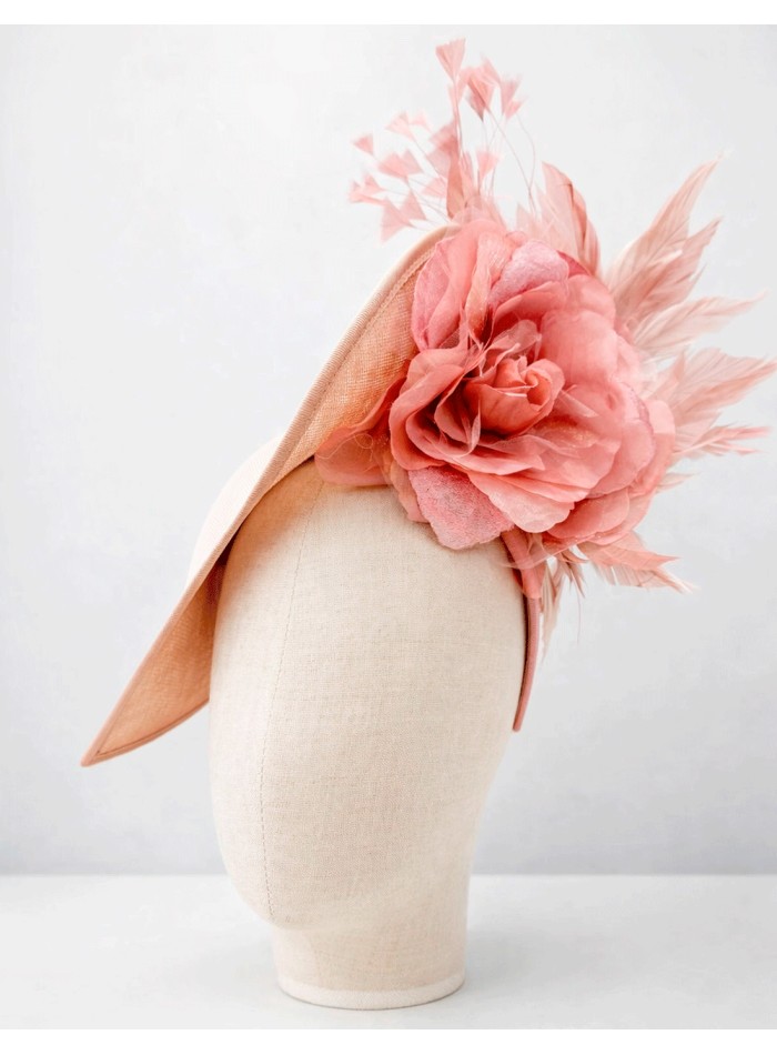 Guest headdress in natural color with pink...