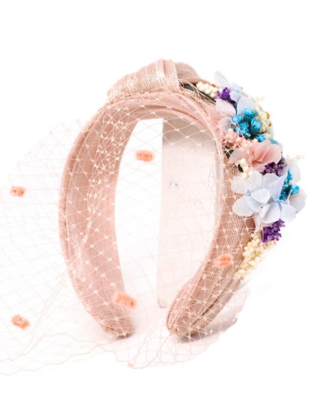 Guest headband with flowers and knot in sinamay