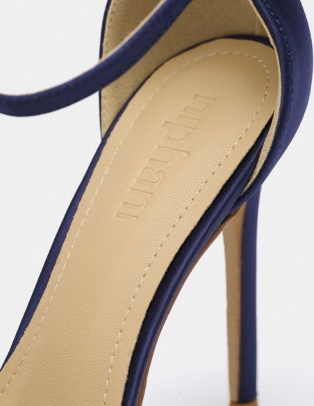 Satin fabric and classic design heeled pumps