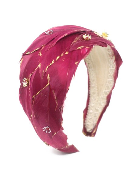 Guest headband with dyed feathers and crystal beads