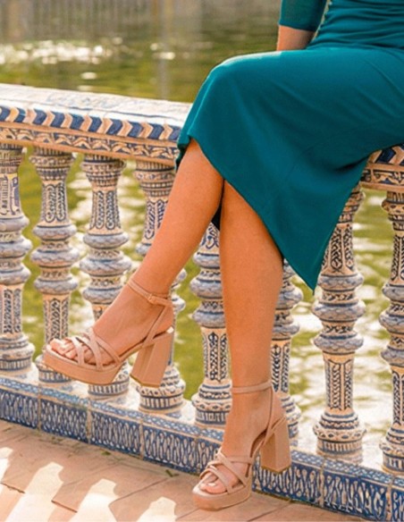 Beige-nude strappy sandals with platform and comfortable heel