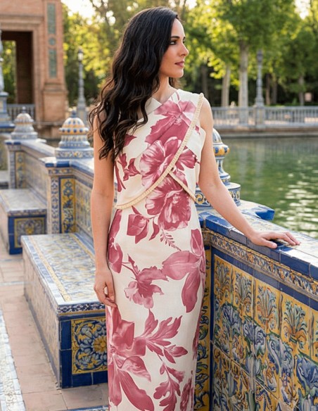 Vestido midi estampado rosa y blanco con escote halter para invitada
