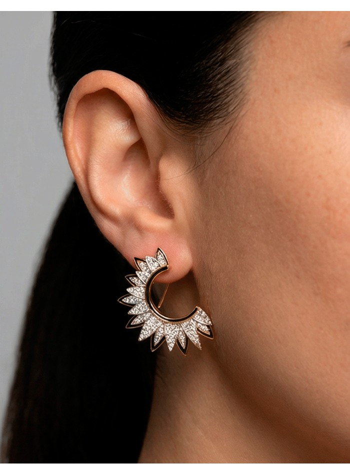 Boucles d'oreilles demi-lune artisanales avec cristaux naturels et émail noir