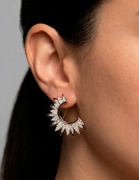 Boucles d'oreilles demi-lune artisanales avec cristaux naturels et émail noir