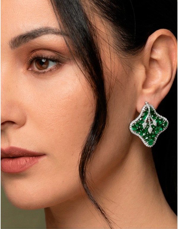 Pendientes Flor de Loto con Piedras Semipreciosas en Verde Esmeralda