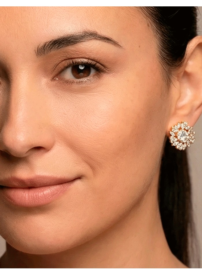 Pendientes Artesanales en Forma de Flor con Baño de Oro y Cristales Naturales