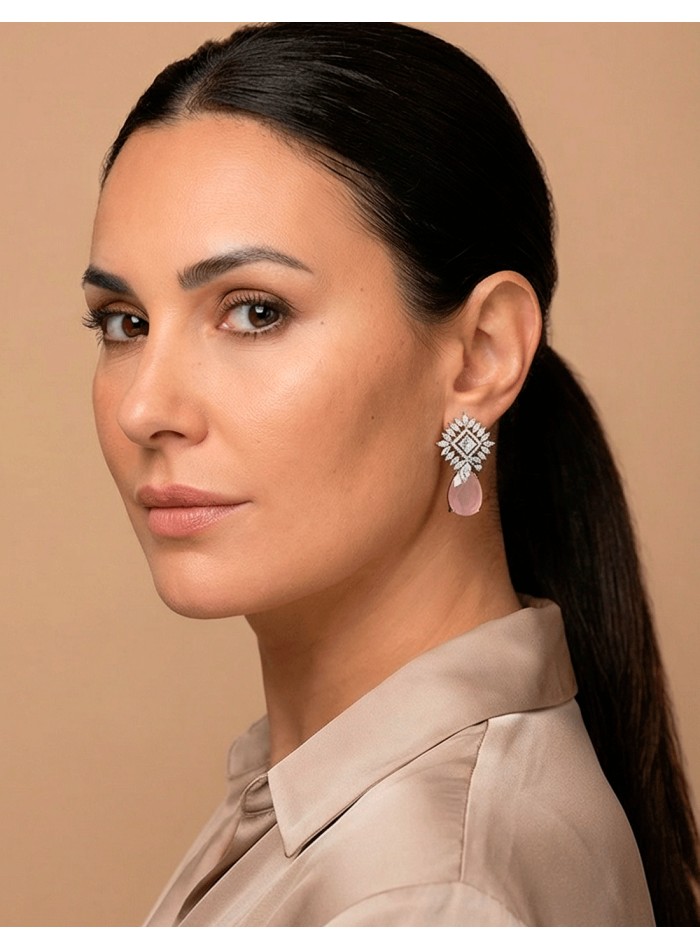 Boucles d'oreilles en pierre naturelle rose avec gouttes de cristal