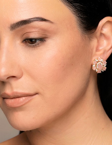 Boucles d'oreilles artisanales en plaqué or avec pierres naturelles roses