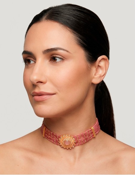 Choker Artesanal de Pedrería Rosa y Dorado con Broche Sol