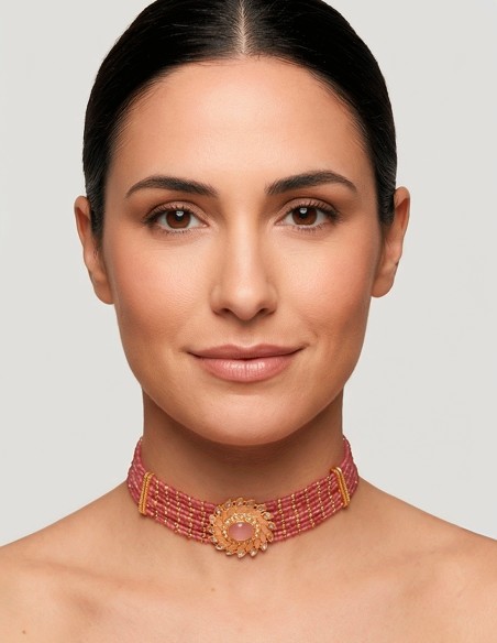 Choker Artesanal de Pedrería Rosa y Dorado con Broche Sol
