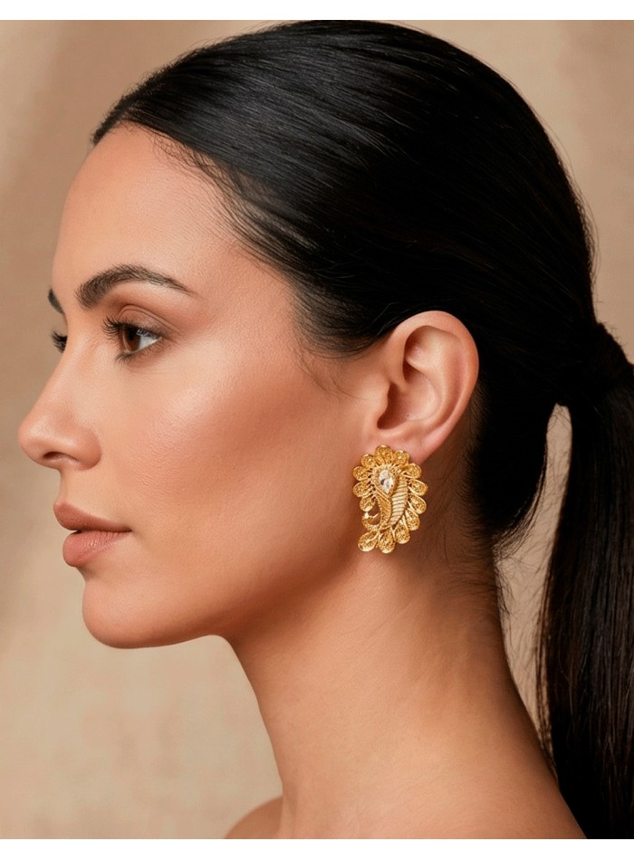 Boucles d'oreilles en forme de feuille avec zircon