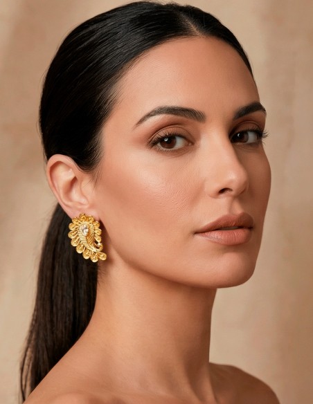 Boucles d'oreilles en forme de feuille avec zircon