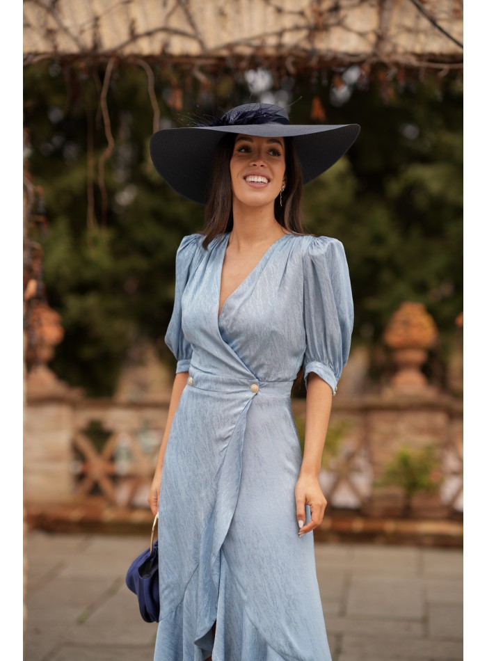 Midi dress with V-neckline and plunging fabric