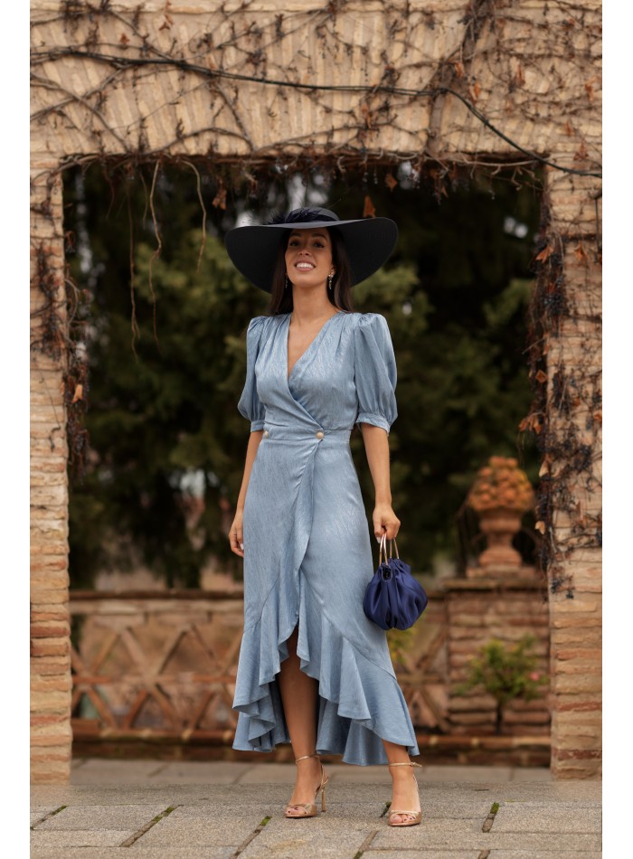 Midi dress with V-neckline and plunging fabric