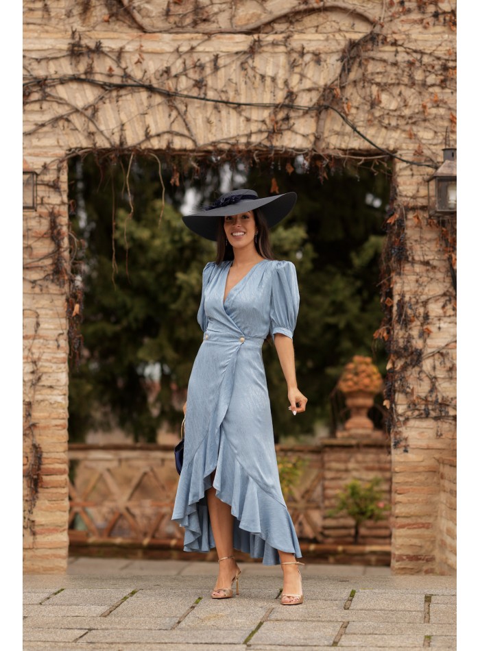 Midi dress with V-neckline and plunging fabric