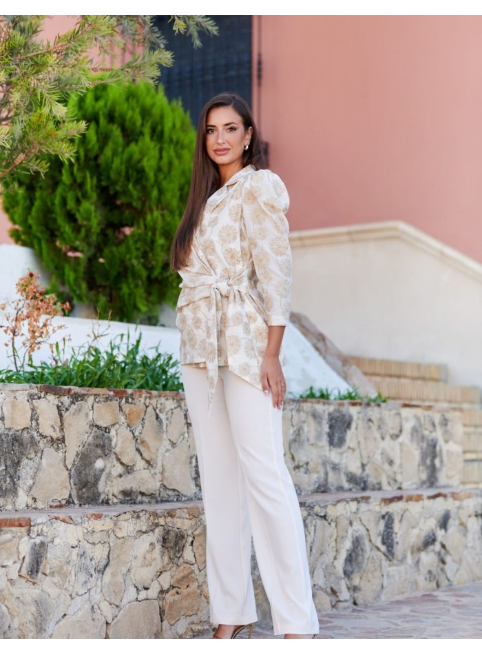 Two-piece set in off-white with gold details