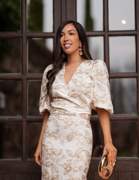 Conjunto de dos piezas con blusa y falda para invitada