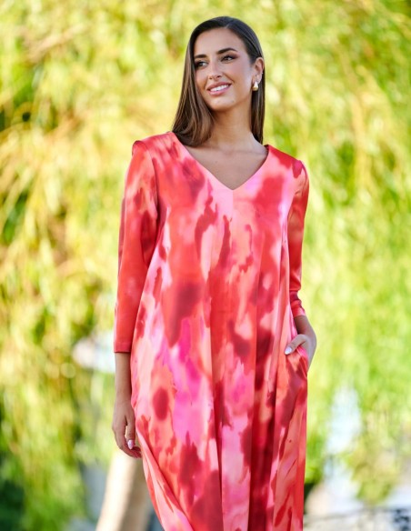 Robe midi imprimée en tissu fluide pour les invités