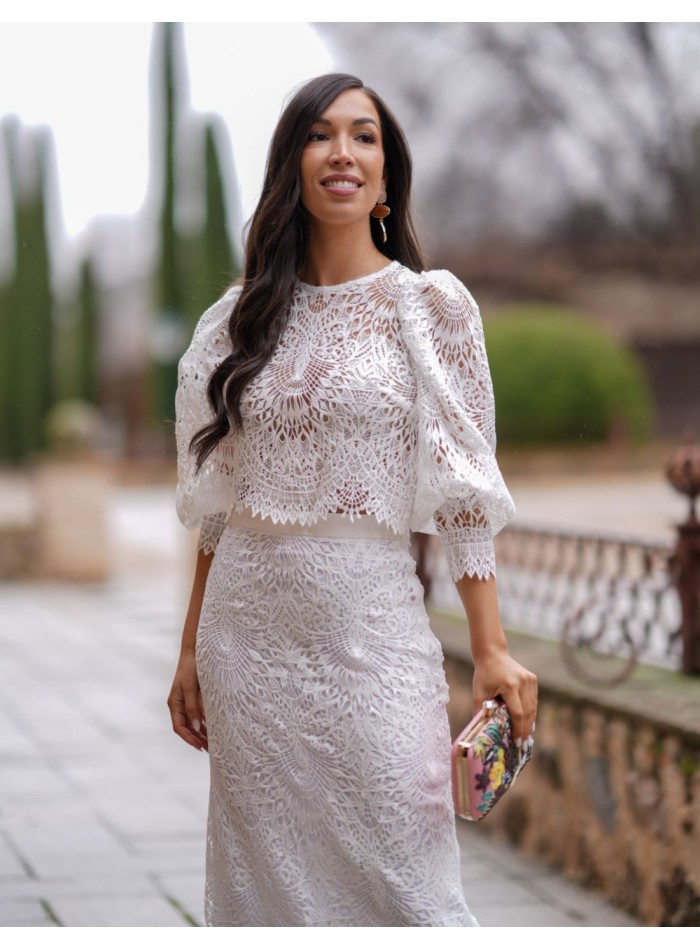 Conjunto de dos piezas de top y falda blanco