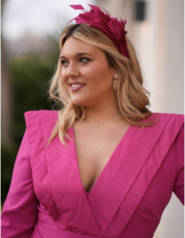 Robe d'invité midi fuchsia avec décolleté en V et drapés 2