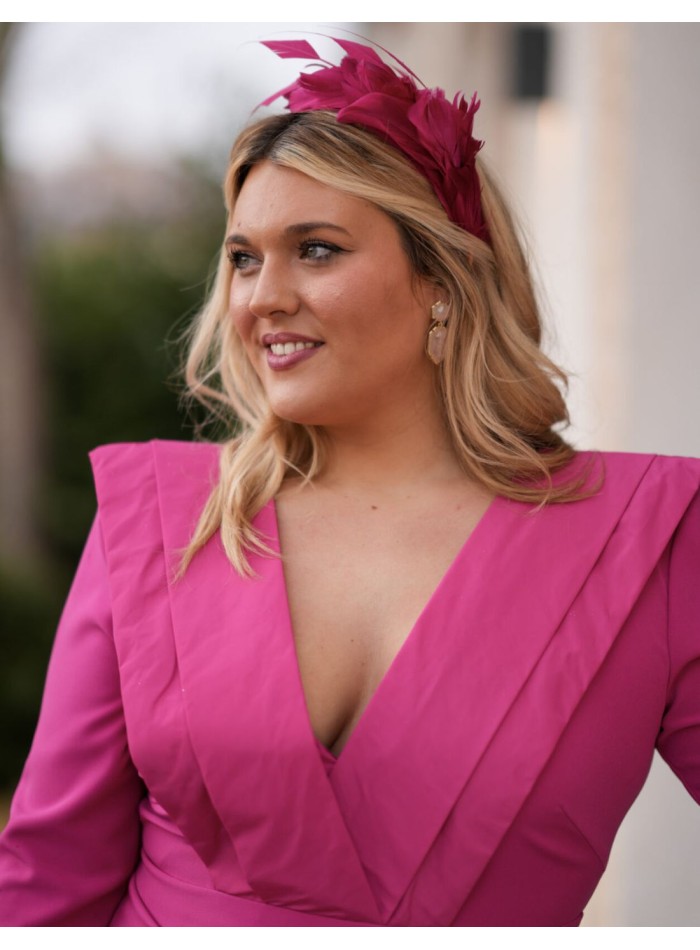 Robe d'invité midi fuchsia avec décolleté en V...