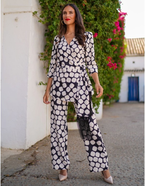 Conjunto dos piezas estampado de punto con pantalón y chaqueta con lazada