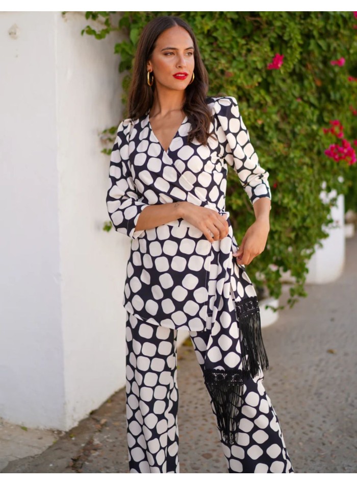 Printed two-piece knitted set with pants and...