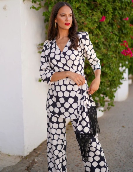 Conjunto dos piezas estampado de punto con pantalón y chaqueta con lazada