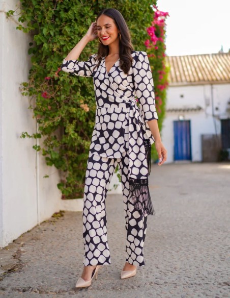Conjunto dos piezas estampado de punto con pantalón y chaqueta con lazada
