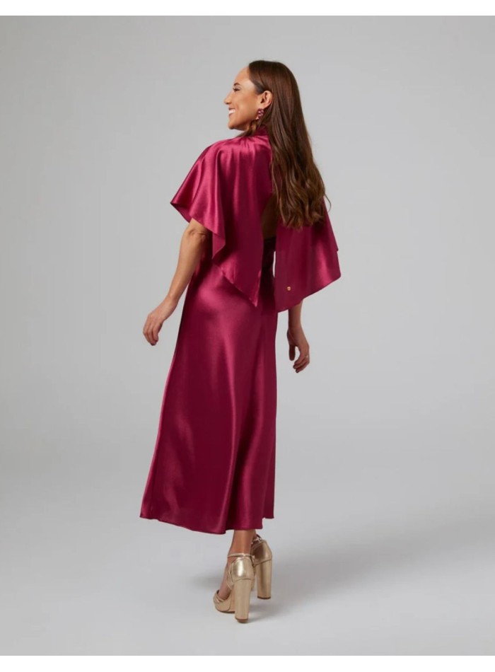 Guest cape in bougainvillea satin color
