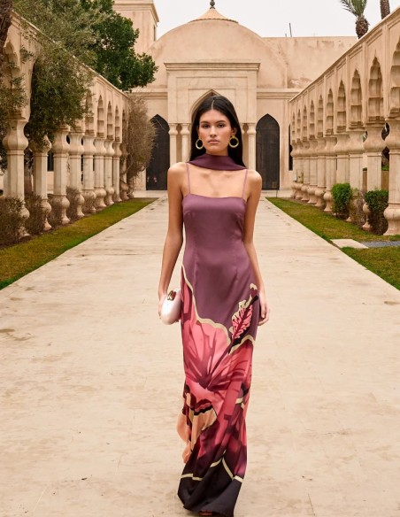 Vestido largo de invitada con estampado de hibisco