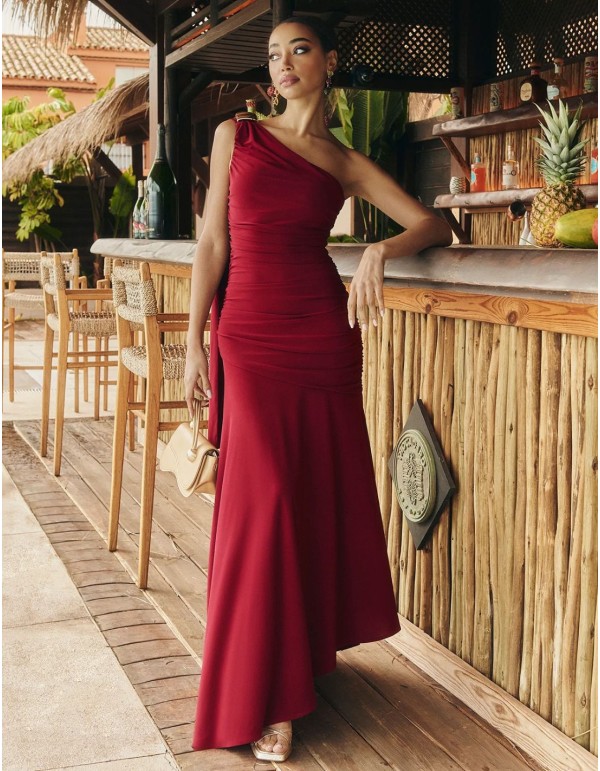 Longue robe d'invité marron avec encolure asymétrique et...